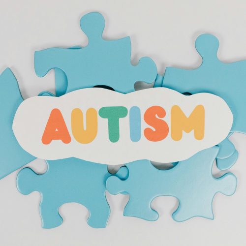 Faculdade de Acompanhamento do Espectro Autista: Formação que Transforma VidasEmpatia, paciência, vontade de aprender e interesse pela inclusão social são características importantes. Quem deseja atuar nessa área precisa gostar de trabalhar com pessoas e estar aberto a constante aprendizado.Faculdade de Acompanhamento do Espectro Autista: Formação que Transforma Vidas